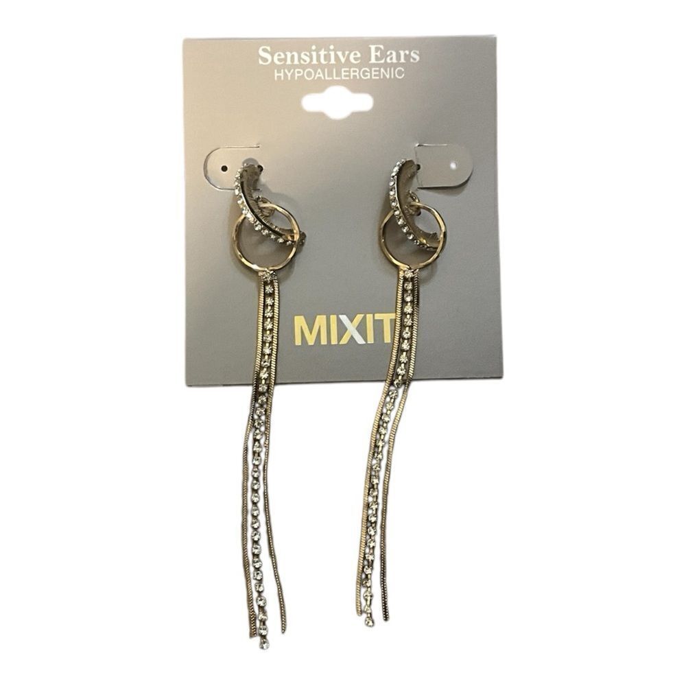 🌼🌼Mixit double hoop gold tone with tassels. NWT🌼🌼